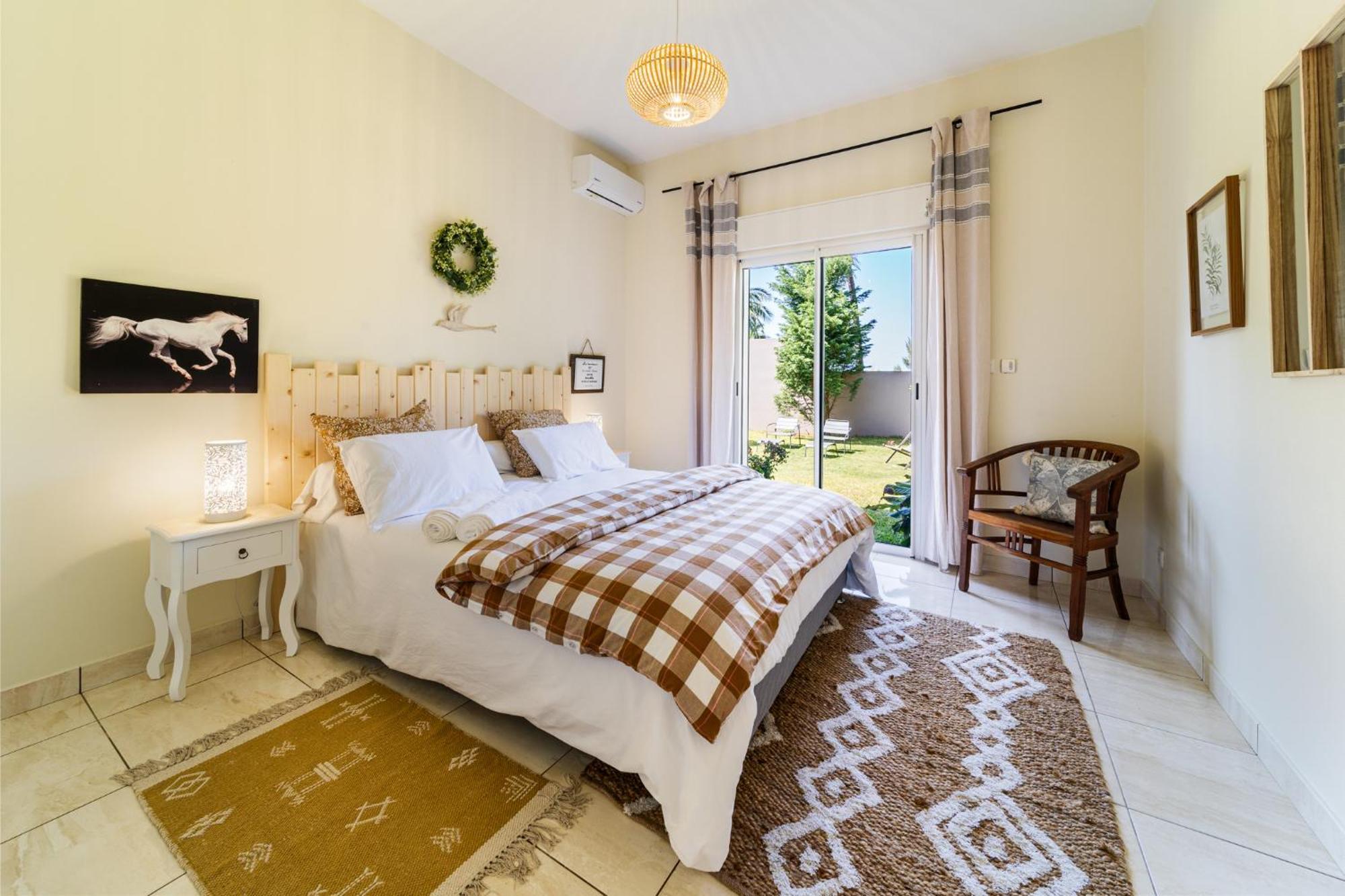 Villa Et Grand Jacuzzi Six Personnes, En Pleine Nature 생조세프 외부 사진